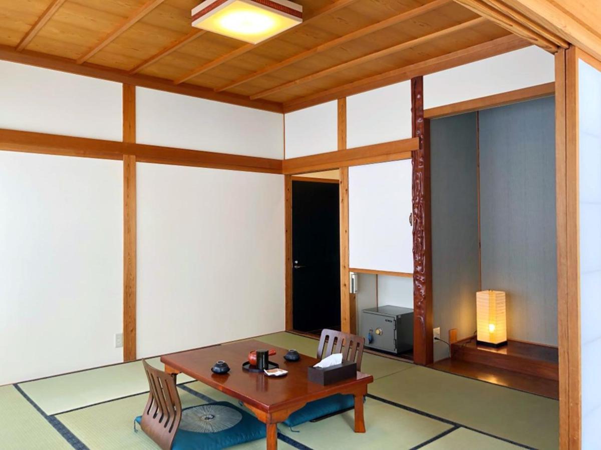 富山県 よしのや旅館 난토 외부 사진