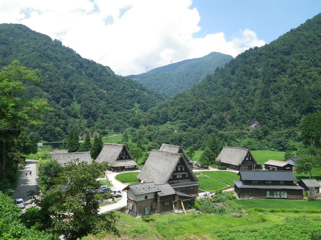 富山県 よしのや旅館 난토 외부 사진