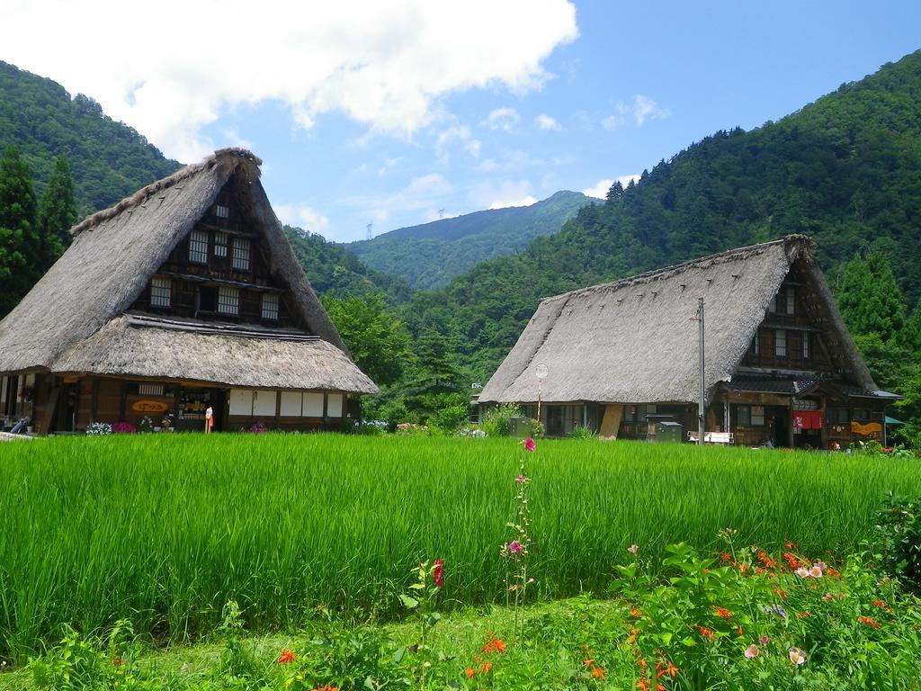 富山県 よしのや旅館 난토 외부 사진